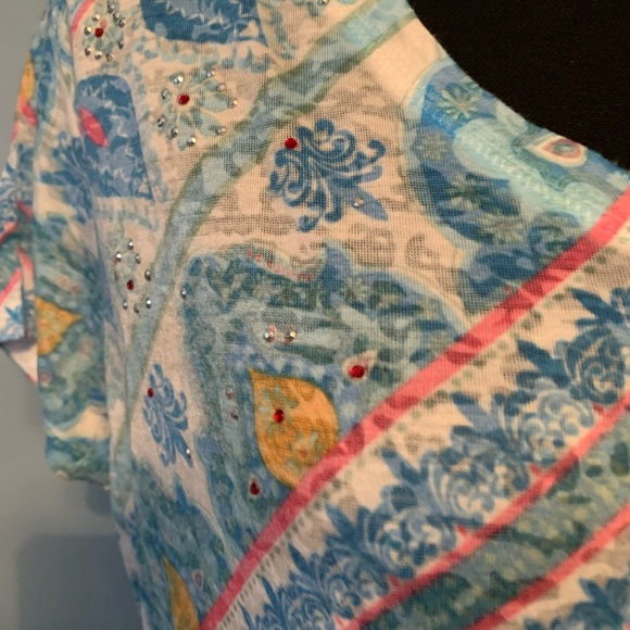 3/$25 Casual top - Picture 3 of 5